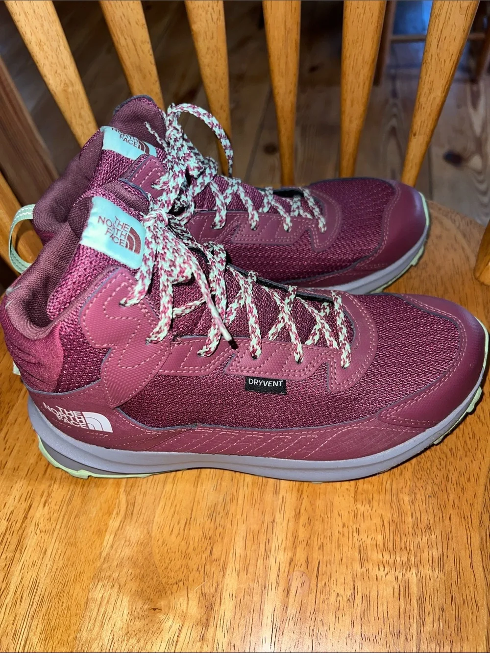 The North Face Fastpack Hiker Youth Maroon Lace-Up Trail Shoes 7